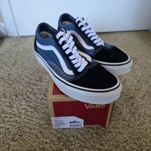 Like New Vans Classic Old Skool Navy and Black Sneakers